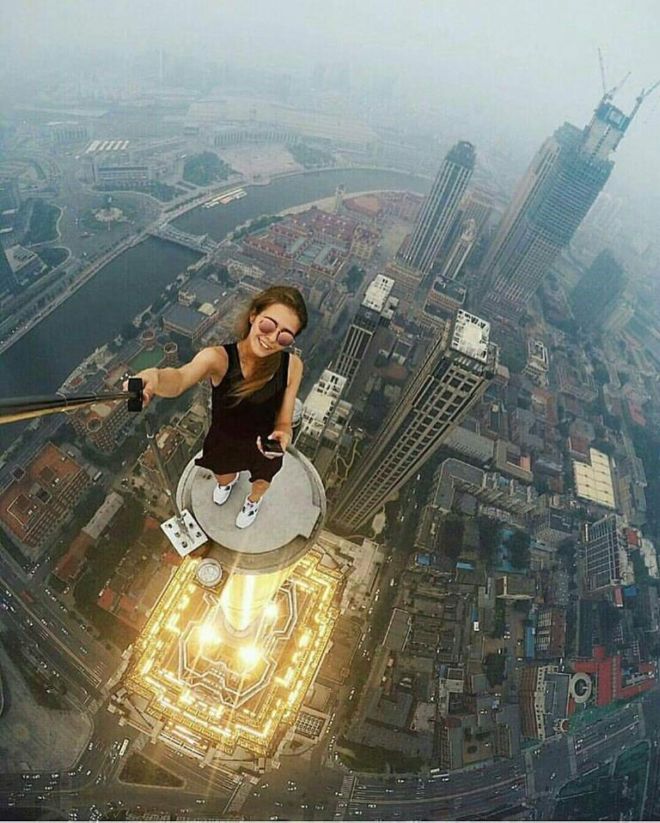 Craziest Selfies Ever Taken On Highest Places | Funotic.com