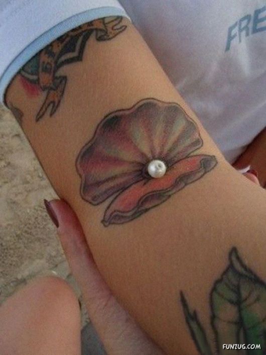 Creative Tattoos That Make Clever Use Of The Body