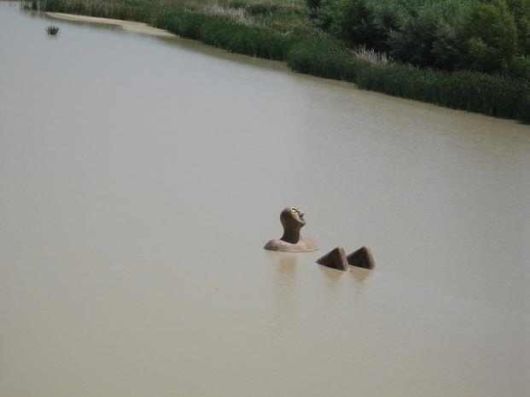 39 Statues That Are Quite Bizarre