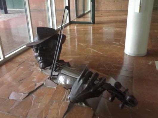 39 Statues That Are Quite Bizarre