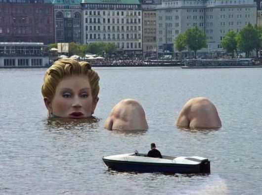 39 Statues That Are Quite Bizarre