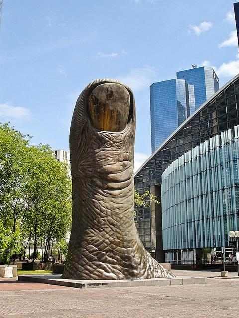 39 Statues That Are Quite Bizarre