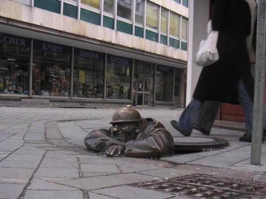 39 Statues That Are Quite Bizarre