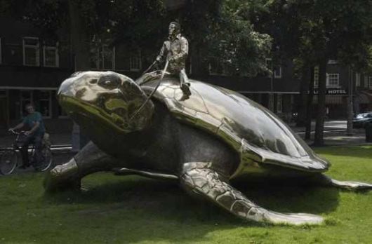 39 Statues That Are Quite Bizarre