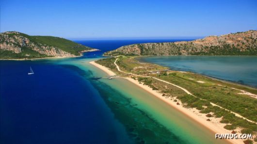 Click to Enlarge - Beautiful Greece Wallpapers