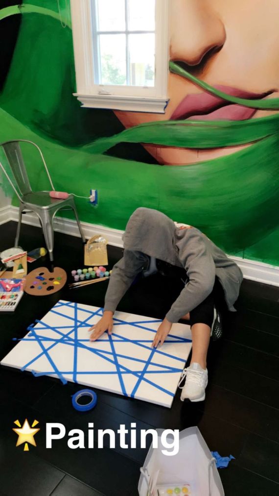 Kylie Jenner's Interesting Photos From Snapchat