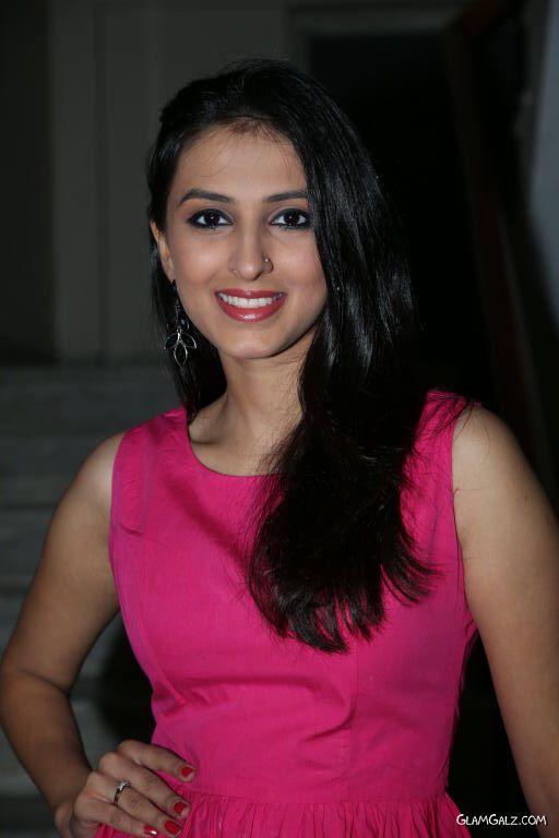 Beautiful Indian Model Simer Motiani