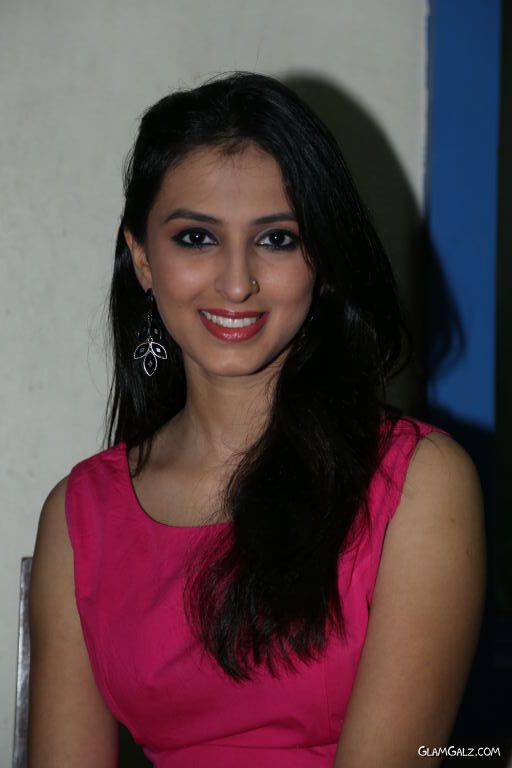 Beautiful Indian Model Simer Motiani