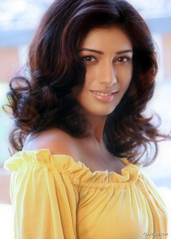 Upcoming Tollywood Actress Divya Bhandari
