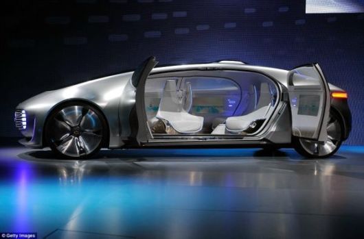 Self Driving Luxury Sedan That Turns Into Mobile Living Space